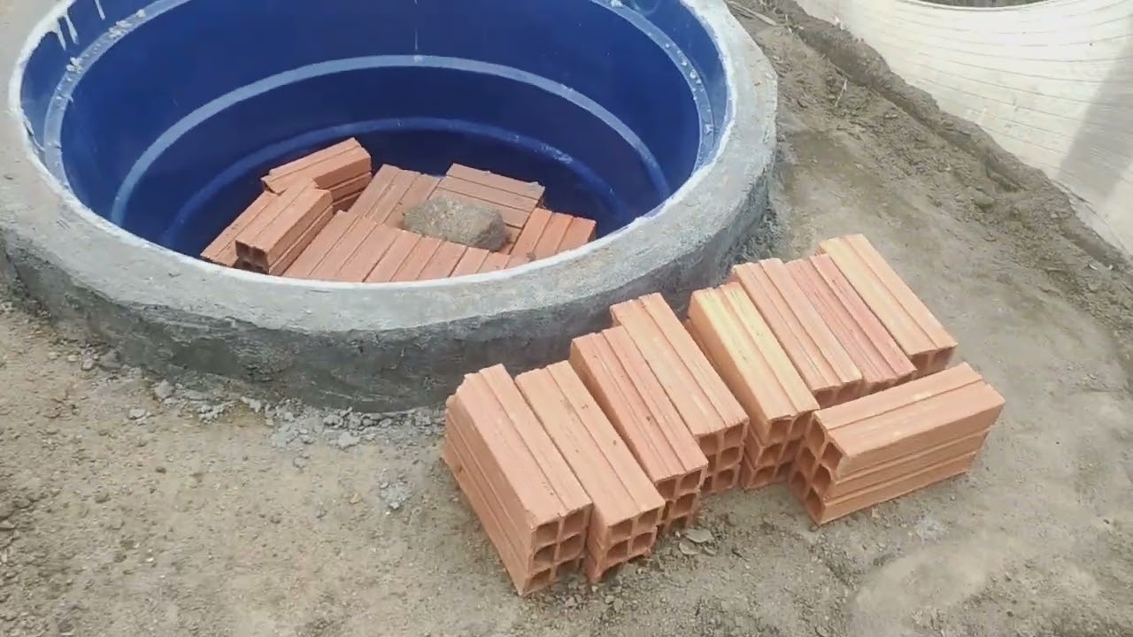 Piscina com  caixa d'água de 1000 L.