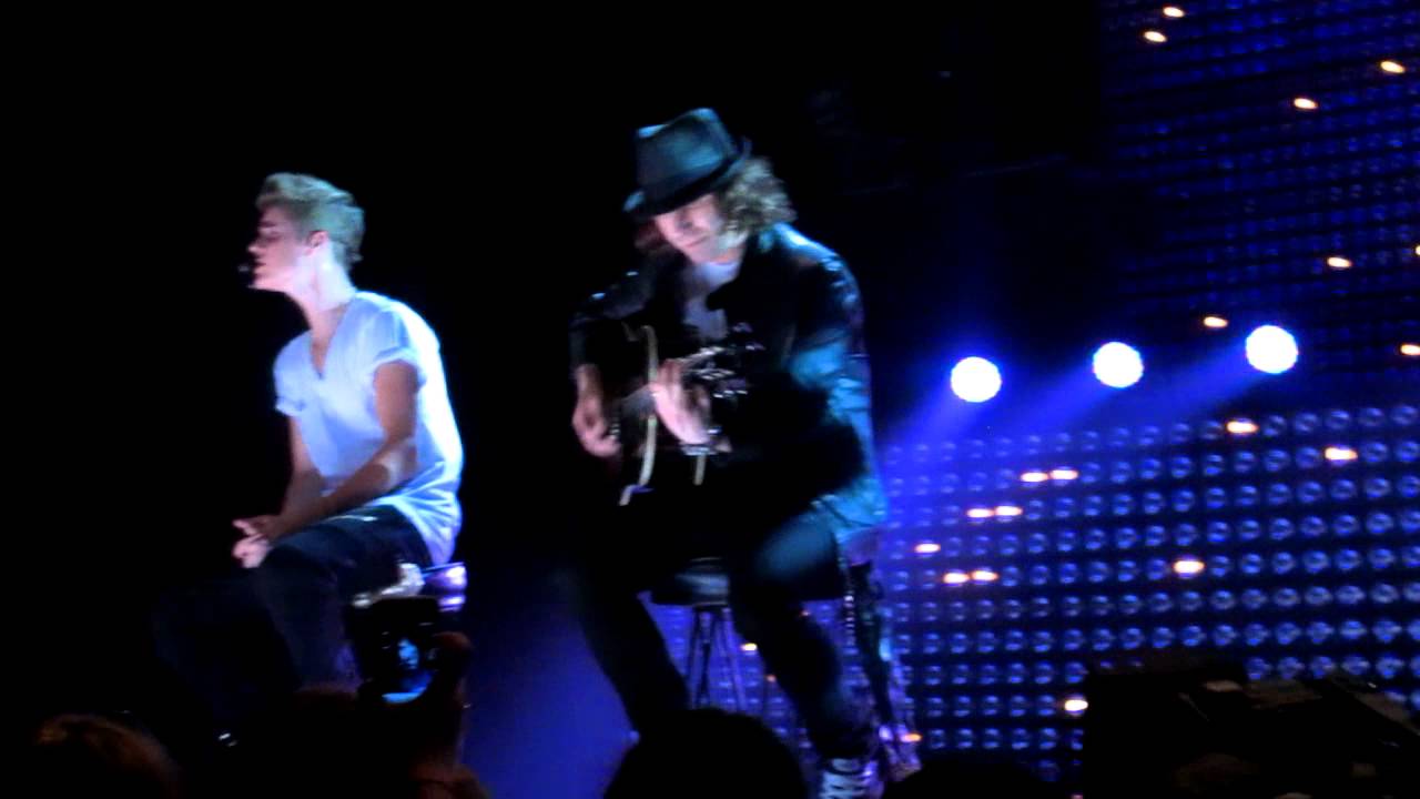 Justin Bieber performing Pray at Apollo theatre private concert 6/18