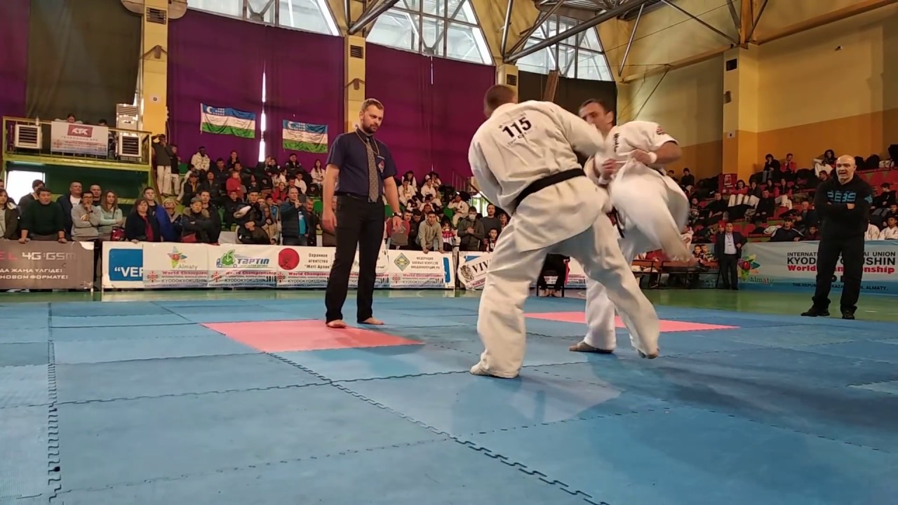 Игорь Шипилов, 4-й дан, Казахстан, IFK - Мурат Думанишев, 4-й дан, Россия, Со-Киокушин.