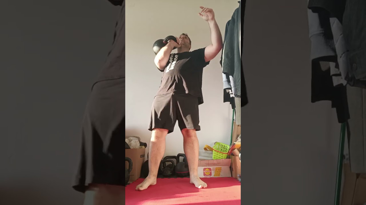Kettlebell Press 32kg 12+12reps