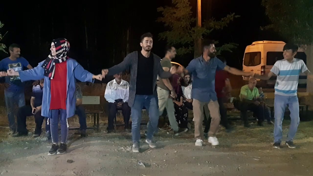 Konum  yine KAĞIZMAN KÖTEK organizasyon GRUP İPEK ve yine coşkulu bir düğün dernek .