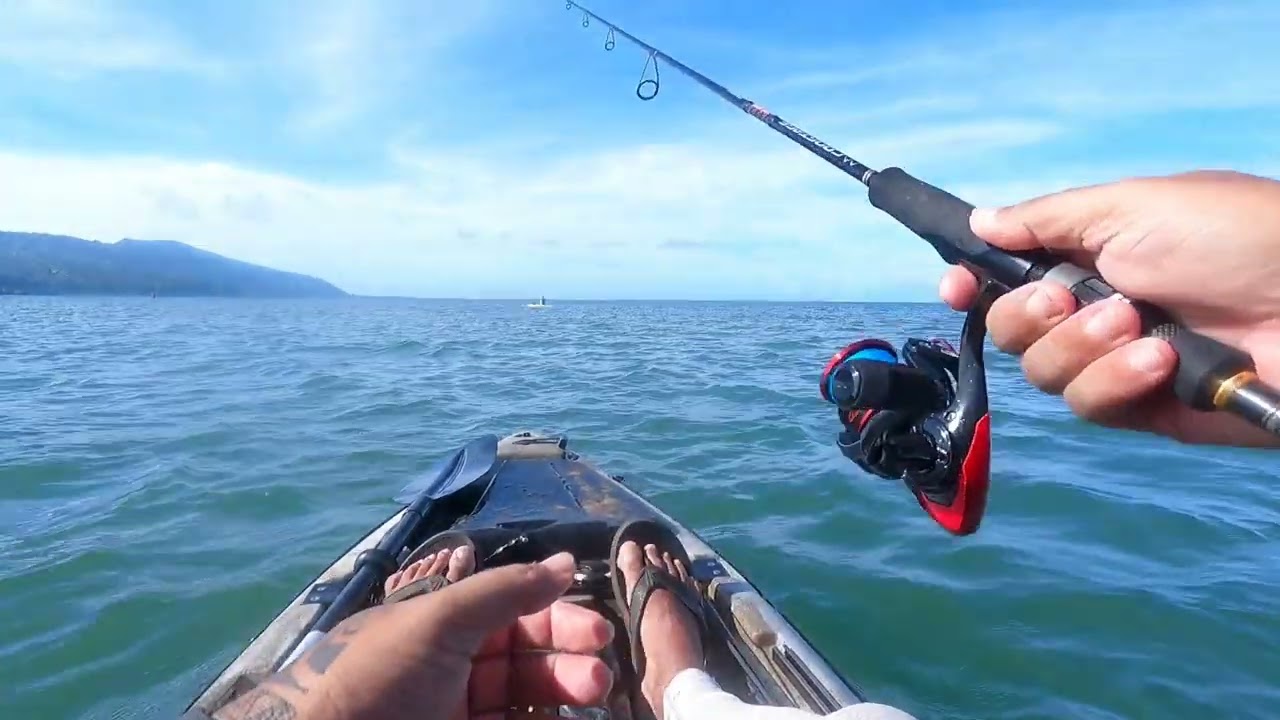 Pêche en kayak dans le lagon de Tahiti: Belle prises a Taravao avec le brother.