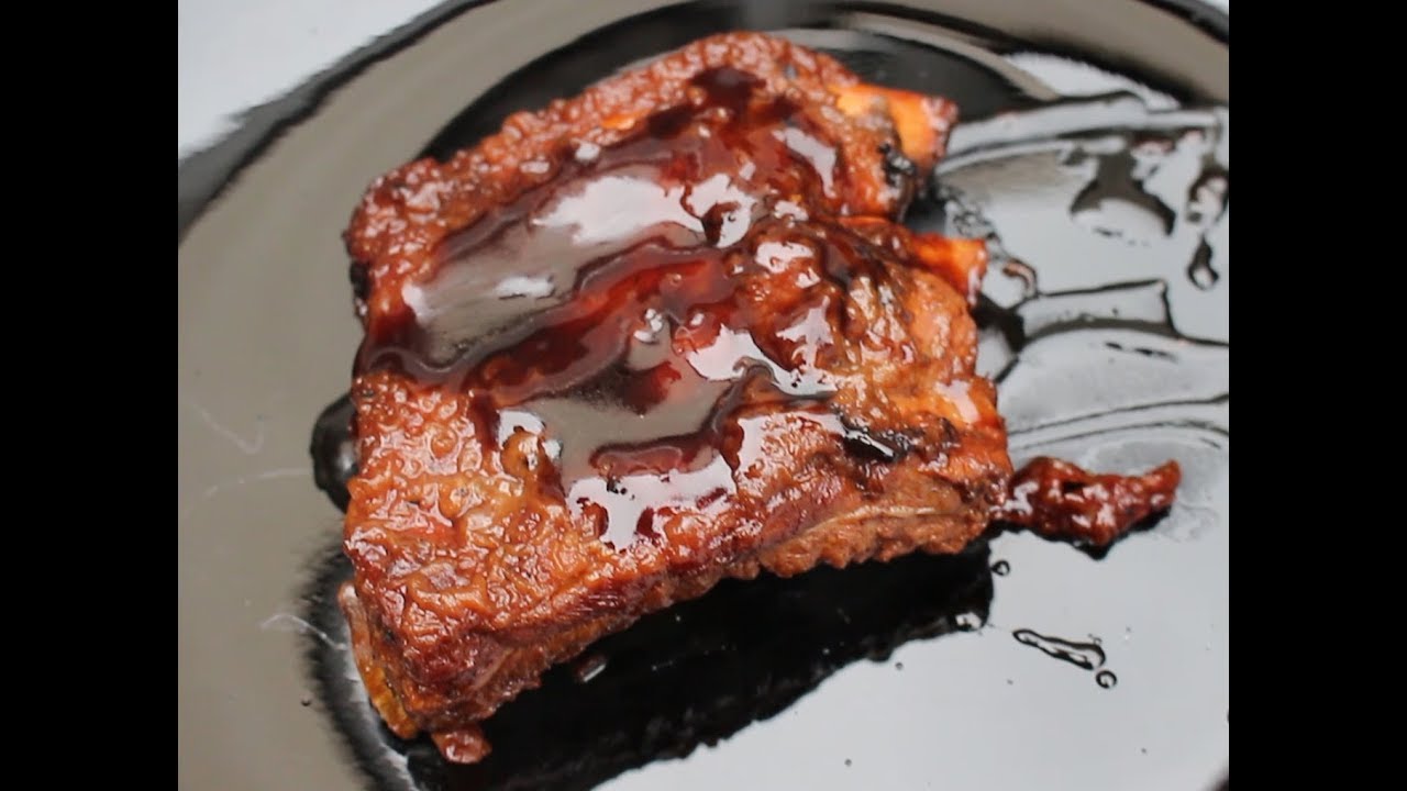 Rippchen mit Honig und Sternanis aus dem Dutch Oven