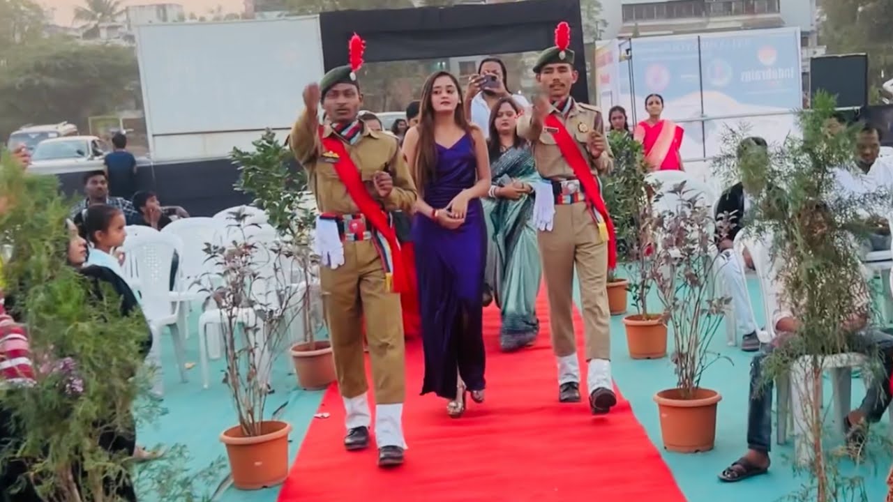 Bindass Kavya In School Annual Function as Chief Guest😍 Asia Annual Function kabhi nahi dekha😱