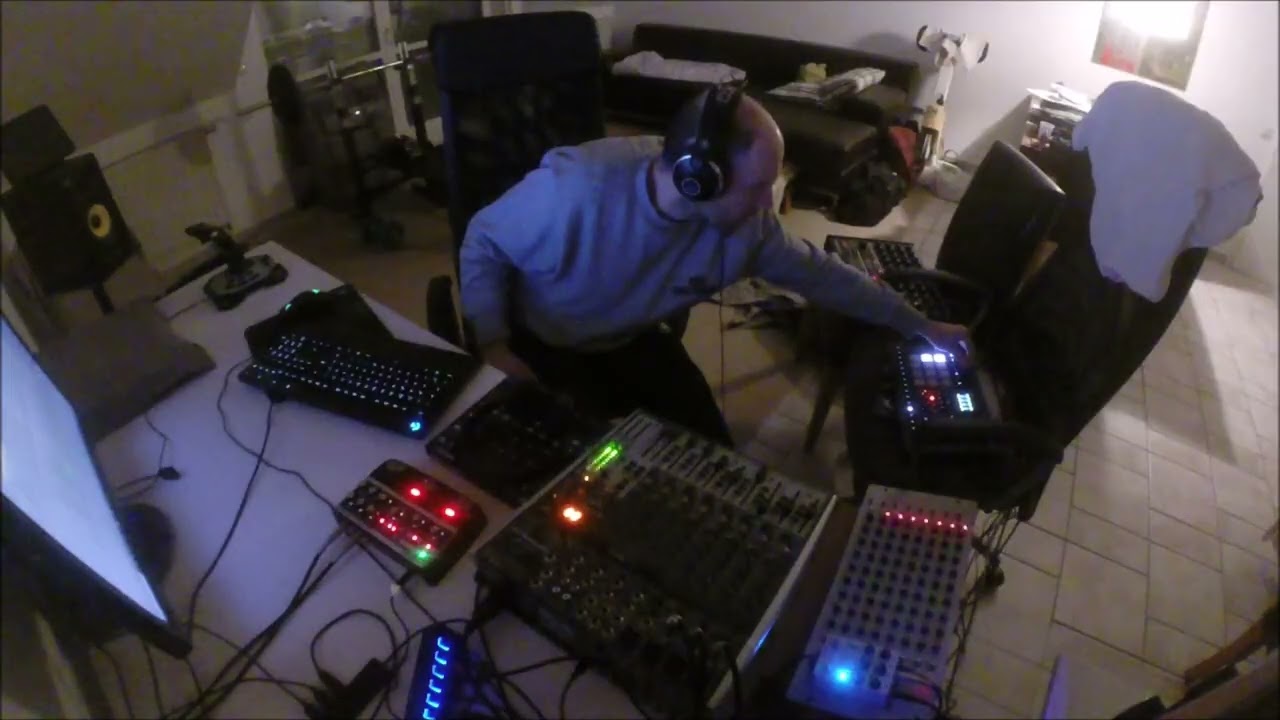 Mister Jay - LiveJam #17 - Analog [Micro, Deep, Minimal]