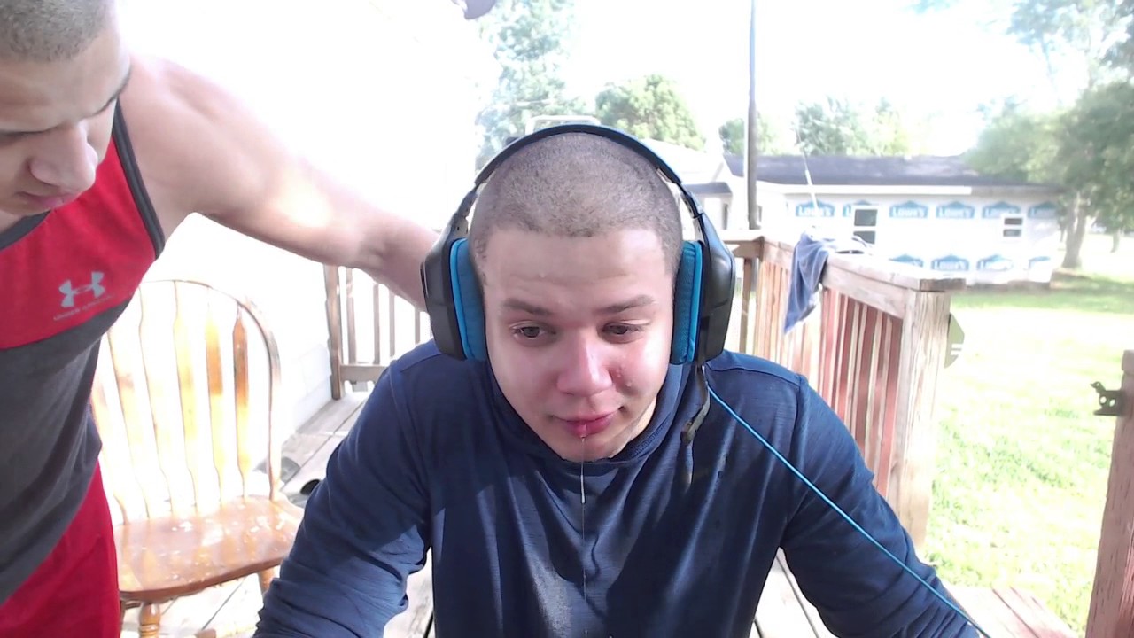 erobb221 tries to chug down full bottle of water