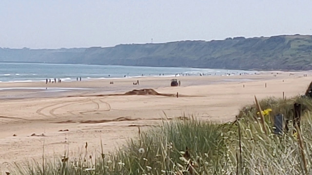 Explosion d'une mine Anti-char allemande (Tellermine 43)  - plage d'Omaha Beach