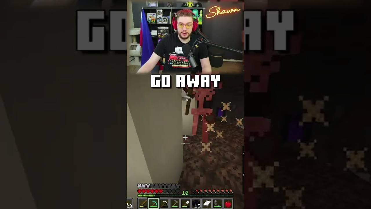 Almost dying in Minecraft HC #minecraft #minecraftshorts #shawngames #shorts #minecrafthardcore