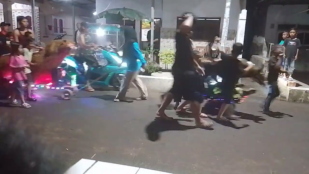 arak-arakan miniatur prajawinangun Kulon blandong kecamatan Kaliwedi Cirebon