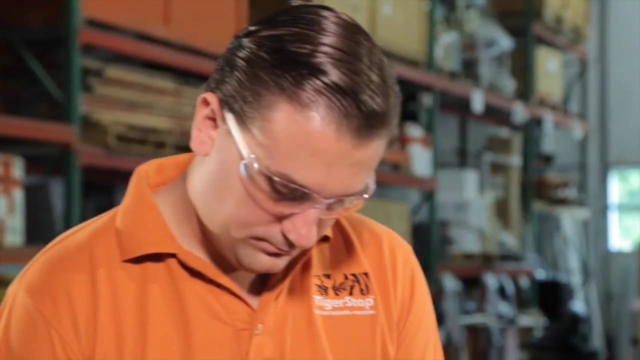 Tigerstop TigerSaw 1000 Defecting, Optimizing Push Feed Saw