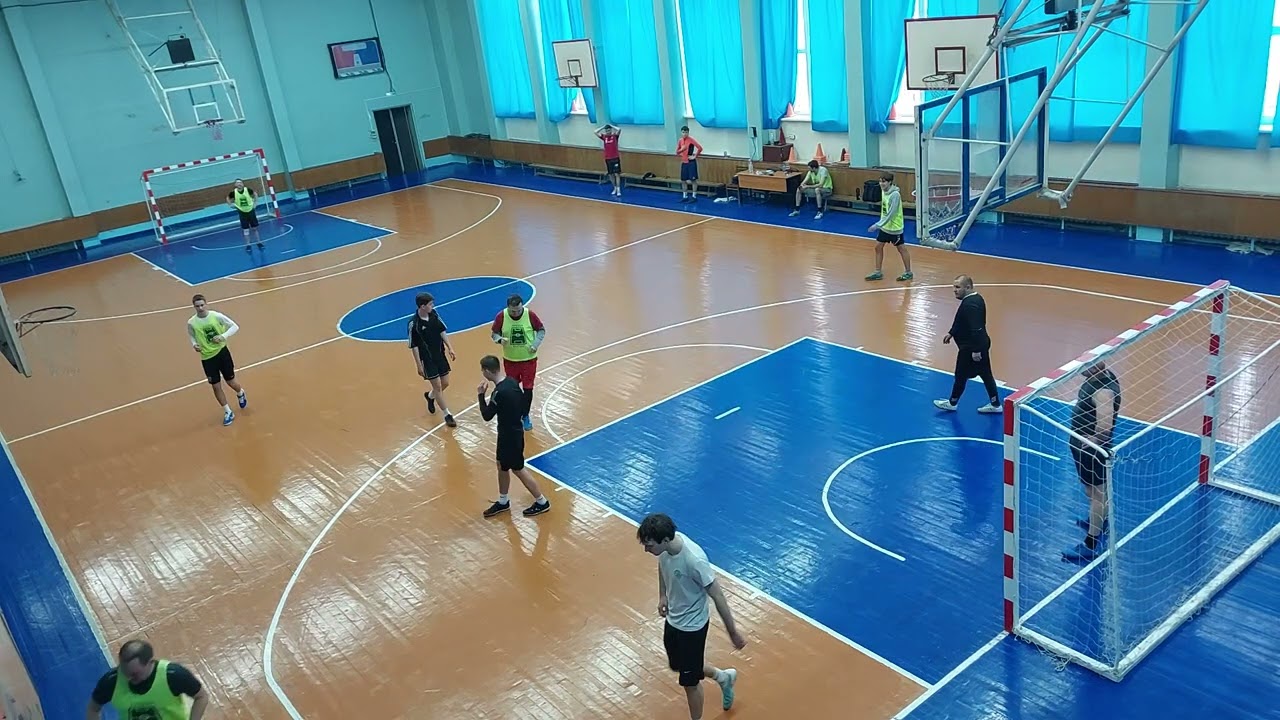 Криштиану Калошин опять представляет 3