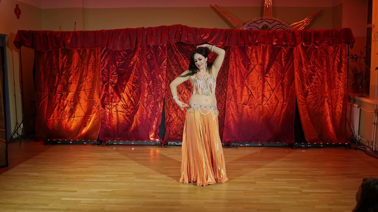 Berit Aicha Kalling -  Raks Al Dounya  - classical oriental dance with 70ies vibe