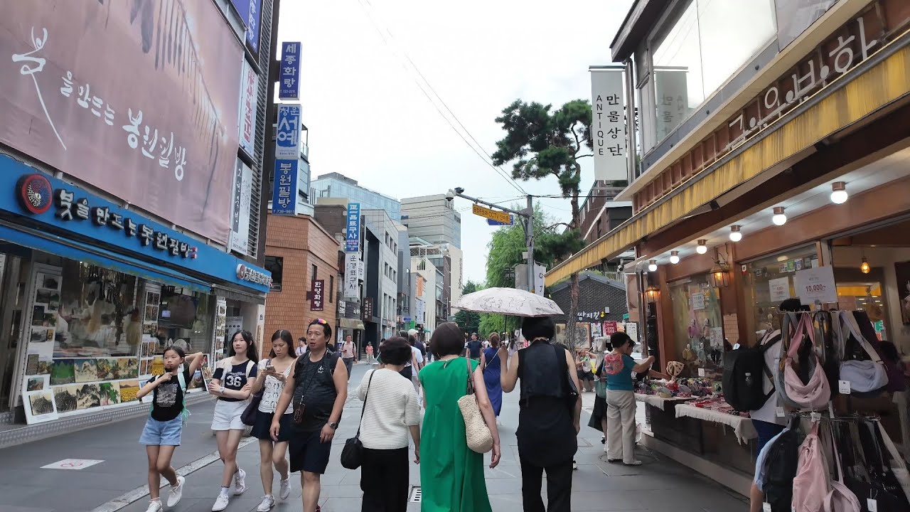 Walking Through Insadong & Bukchon - Seoul&rsquo;s Traditional Heart