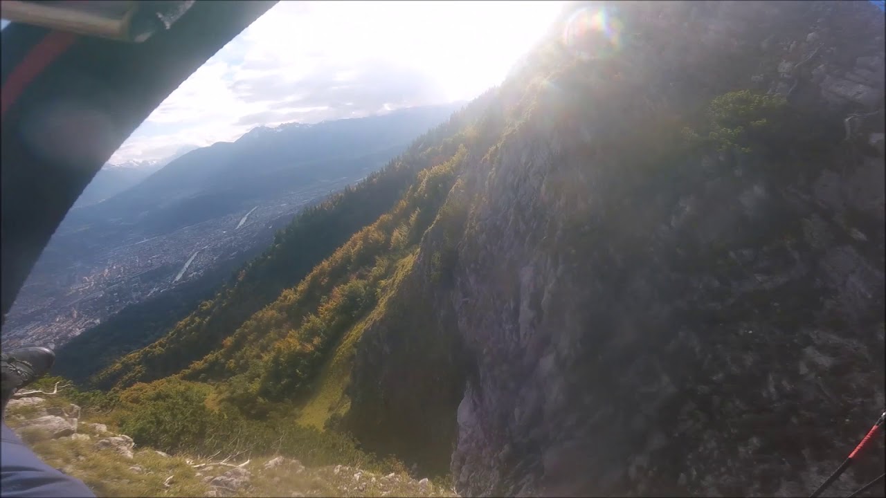 Rocks, turns and the barrel rolls - Speedflying