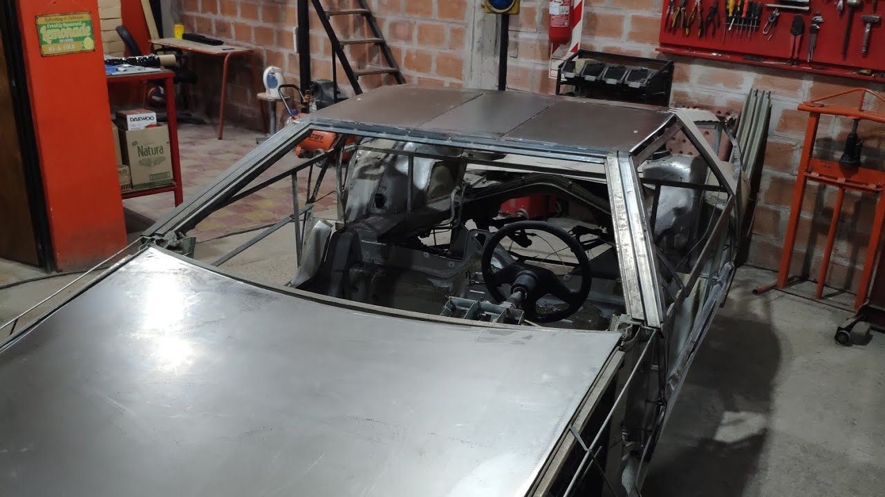 Parte #17 Seguimos trabajando con las puestas ala de gaviota. #delorean #replica Bla bla bla!