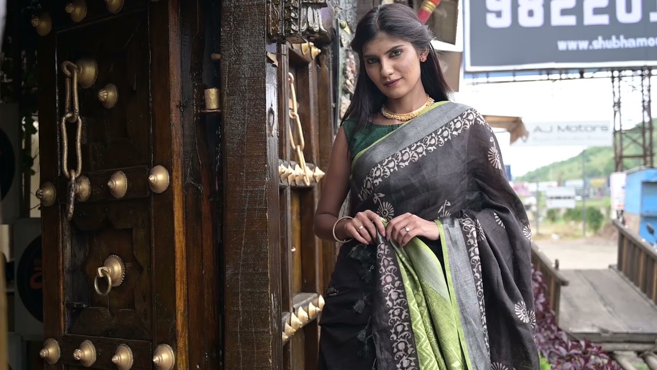 Utsaav ~ Pure Handmade Linen in Black with Hand Block Printing, Contrast Mehndi Green Pallu