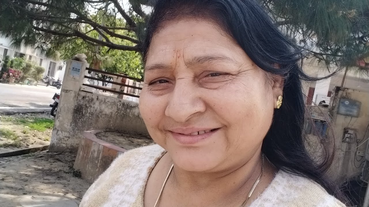 veena negi is liveradhe radhe 🙏🍫🍫🥰🥰🥰🥰🥰🥰