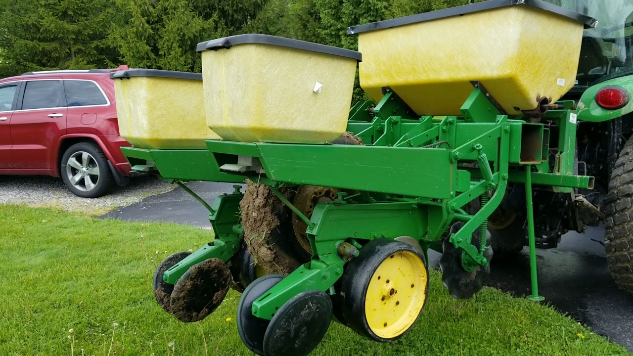 John Deere 7000 Two Row Corn Planter 5-25-20