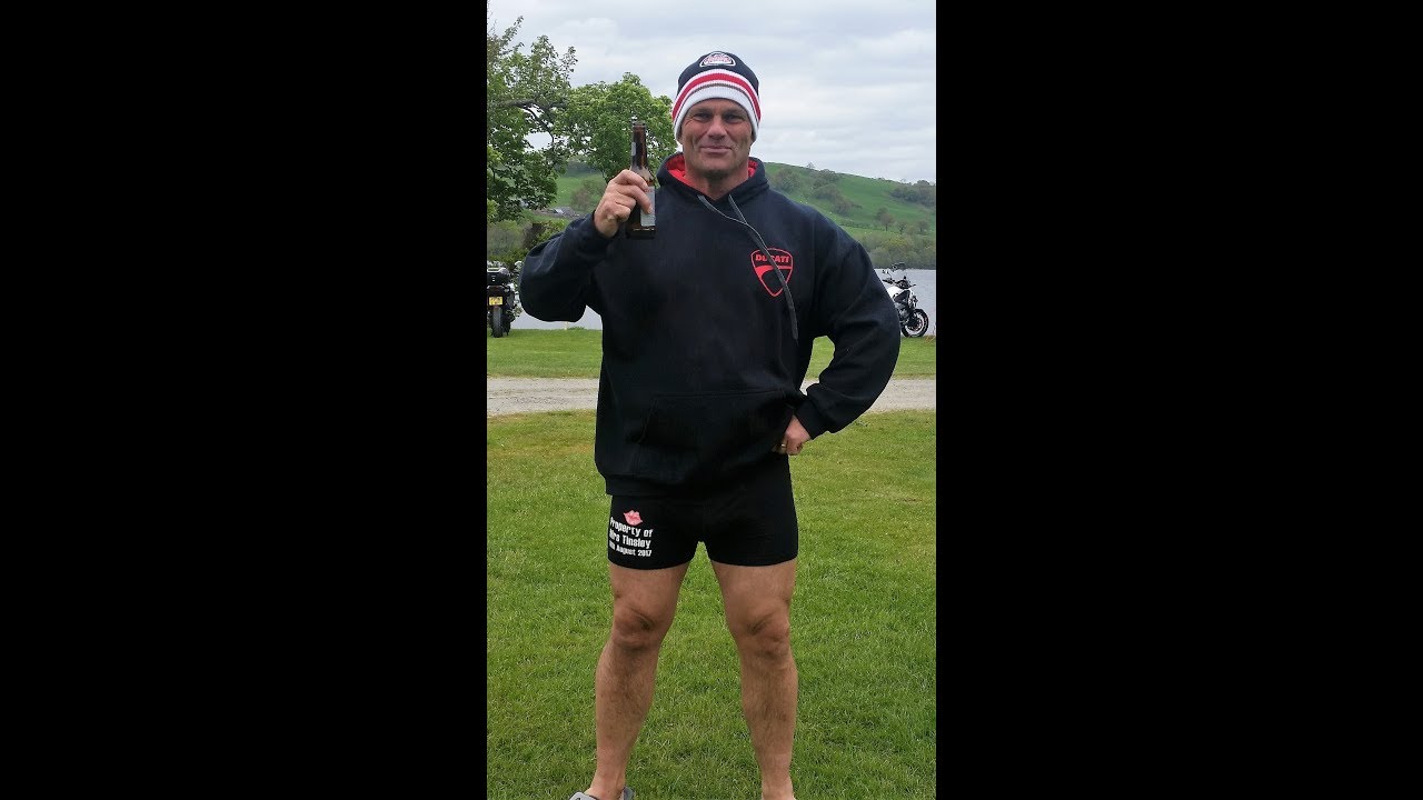 Honds Crosstourer Camping in Bala