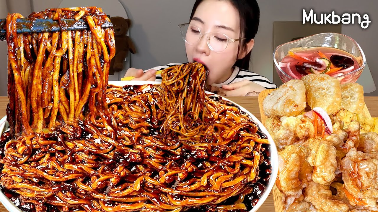 짜장면은 수타지!!👍🏻윤기 차르르 꾸덕한 수타 짜장면에 새콤달콤 바삭 탕수육😍ㅣ짜장면 먹방