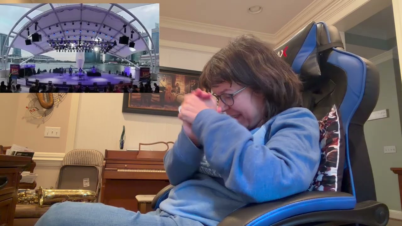 Реакция учителя музыки на концертную версию песни Putri Ariani - Stay With Me.