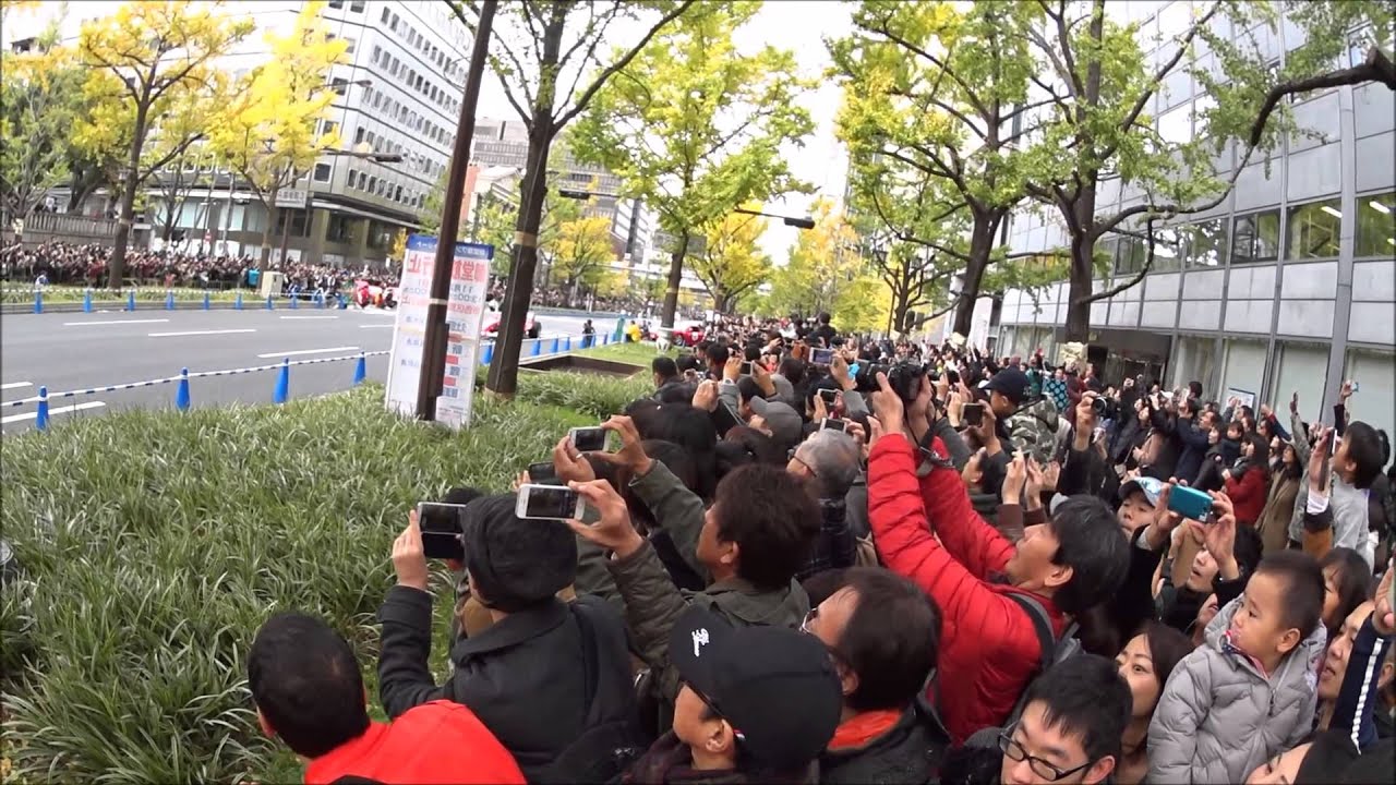 御堂筋　Ｆ１デモ走行