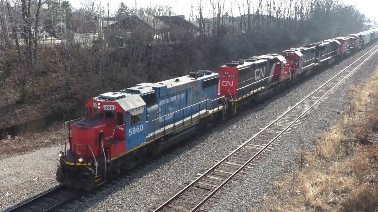 Six Unit Lash-up on A407 and a Glimpse of the Effingham Railroad
