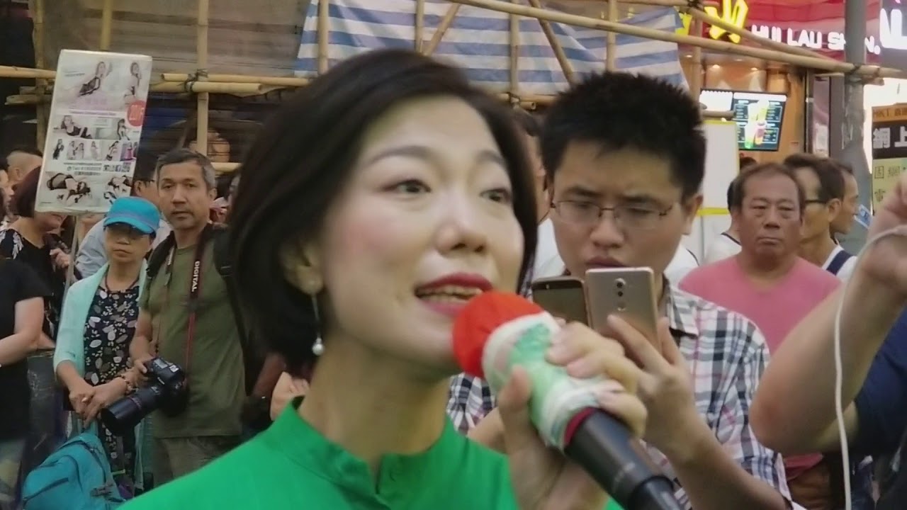 旺角羅文 18/05/06 (18：35) 小龍女龙婷 收🌷🌷🌷倩影 娘💜 初戀的地方 東山飄雨西山情(粤)+蘇州河邊(國)  Stacey Long