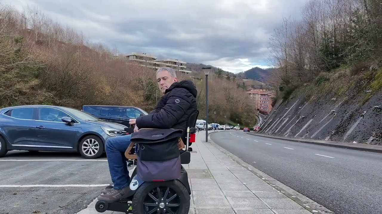 De ruta por lugares en cuesta con la silla de ruedas HOSS R1 #silladeruedas #hoss_r1 #accesibilidad