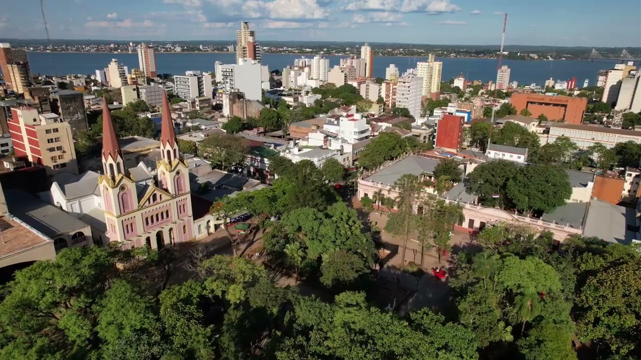 CATEDRAL DE POSADAS MISIONES Plaza 9 de Julio desde el Drone