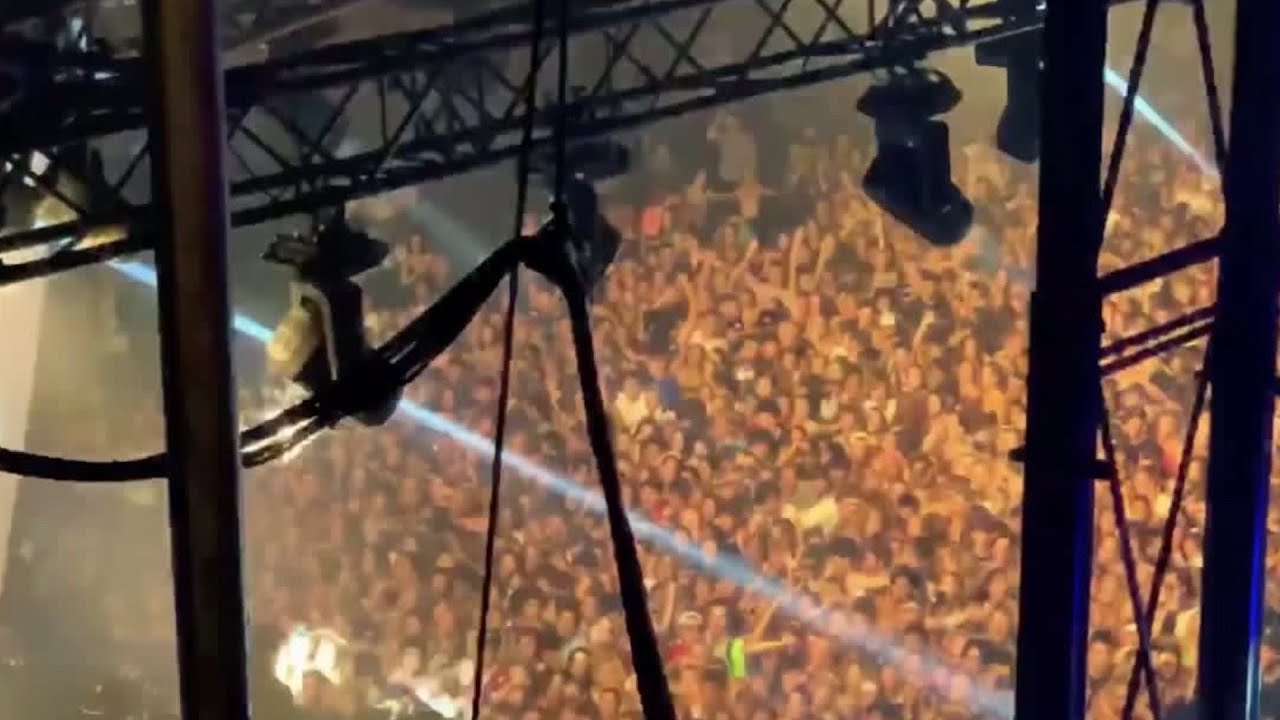 4 Taken to Hospital After Barricade Collapses at Seattle Music Festival