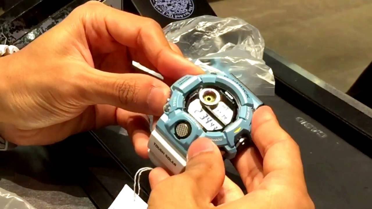 Shopping for 2016 Earthwatch Rangeman on release day | Trip to watch store in Japan
