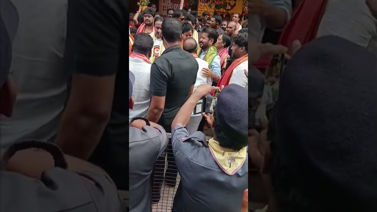CM Revanth Reddy visits Secunderabad Ujjaini Mahakali Temple #2026 #viralvideo #trending #ytshorts