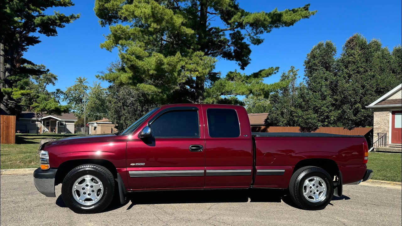 25k LOW MILE SILVERADO! 2000 Chevrolet Silverado 1500 LS Extended Cab