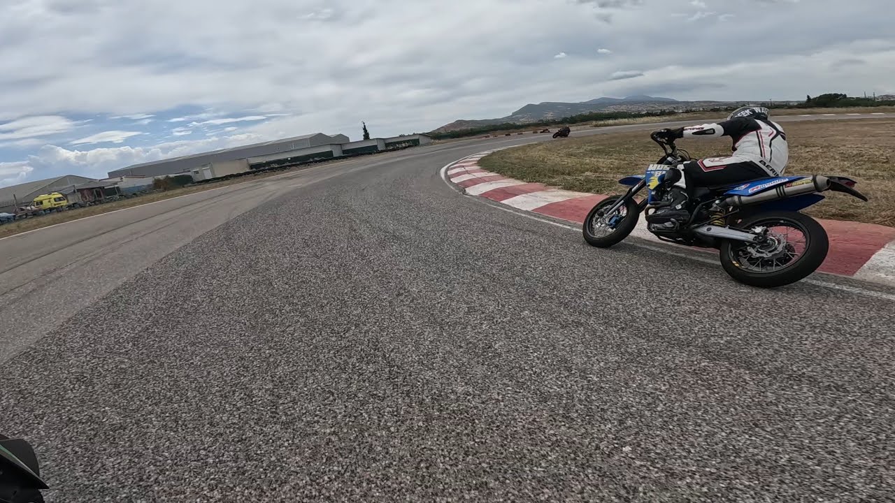Wheel to wheel with a Husaberg FS 650 | 690 SM vs FS 650