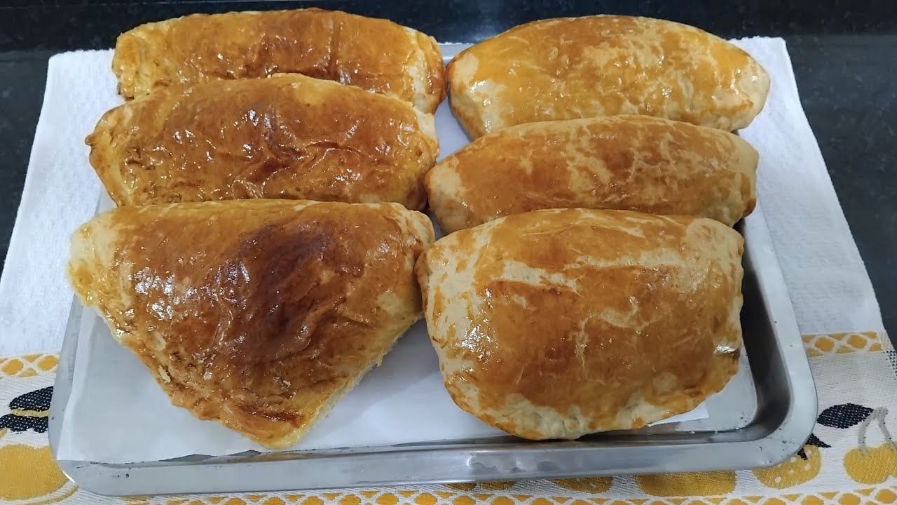 Receitas caseiras fáceis de Pastel de frango cremoso delicioso de forno. 