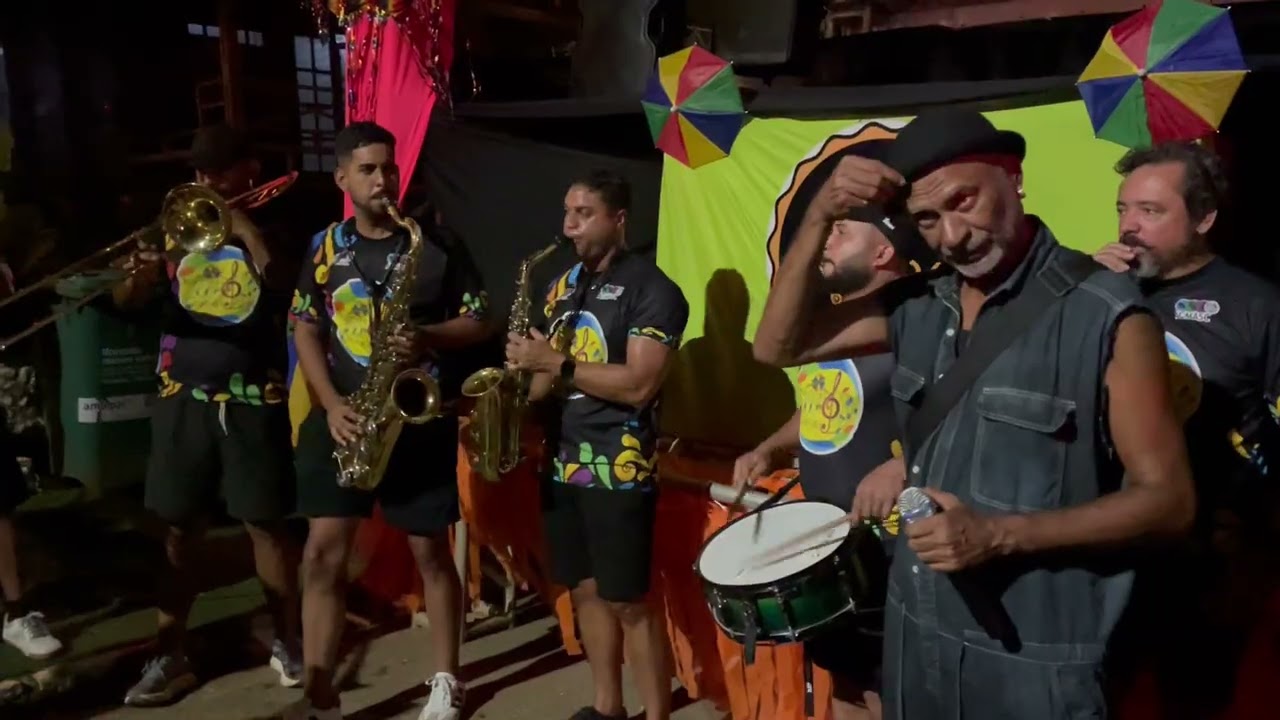 Orquestra de Frevo 100% Camará no dia 17 02 2026 no Bloco Chupa Minha Ostra em Fernando de Noronha