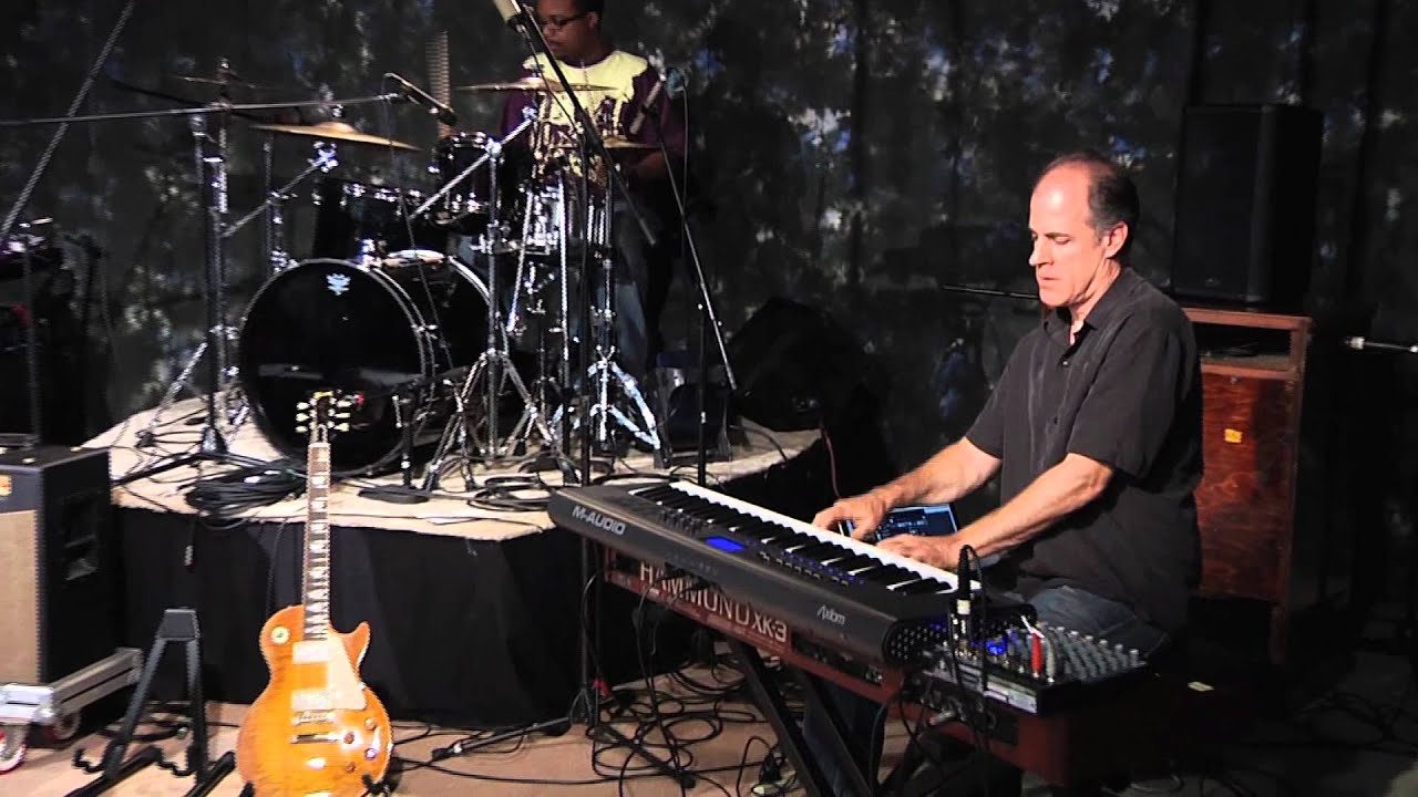 Joe Moss- Suburban Glory - Live On Don Odells Legends.mov