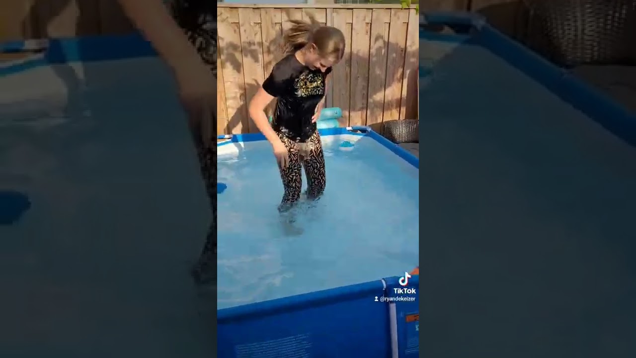 Zwembad challenge #shorts #familievloggers