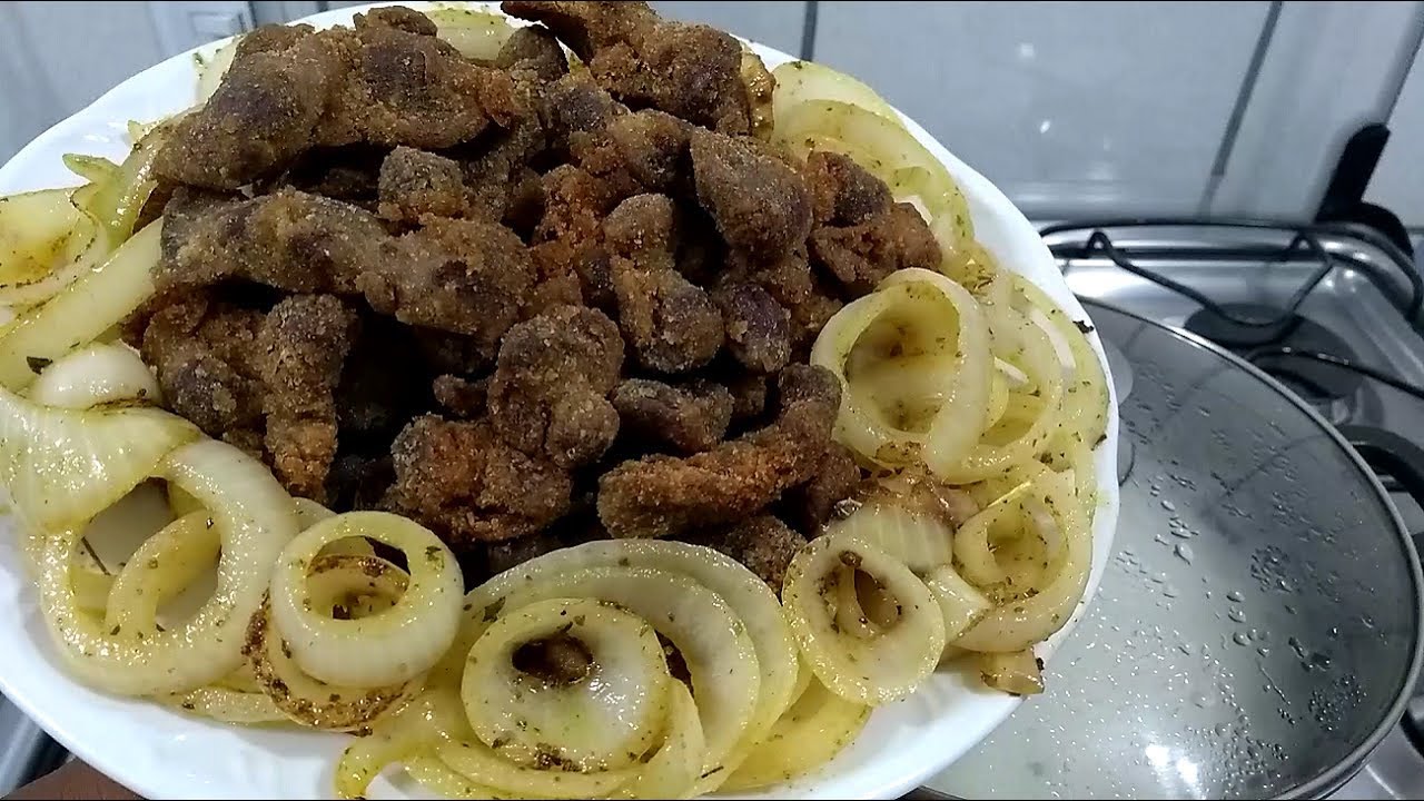 Moela empanada acebolada f&aacute;cil de fazer