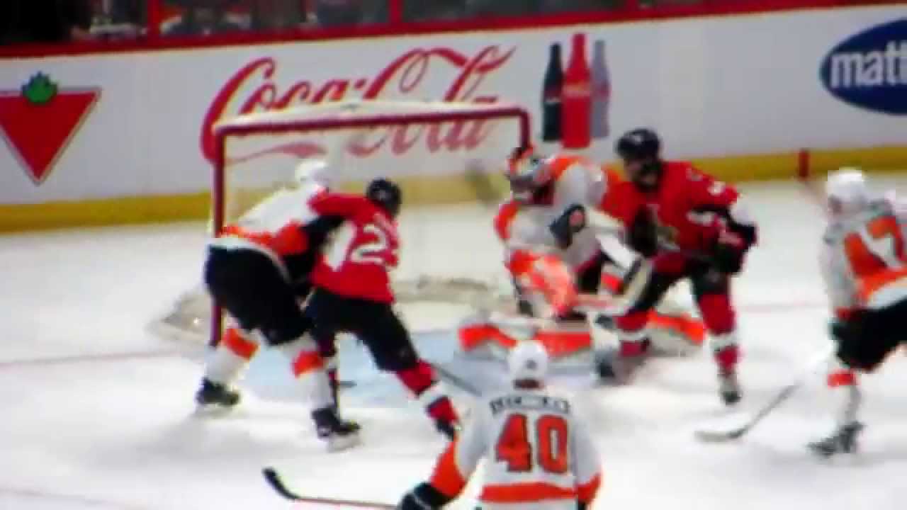 Jean-Gabriel Pageau scores a goal during the Flyers @ Senators hockey game