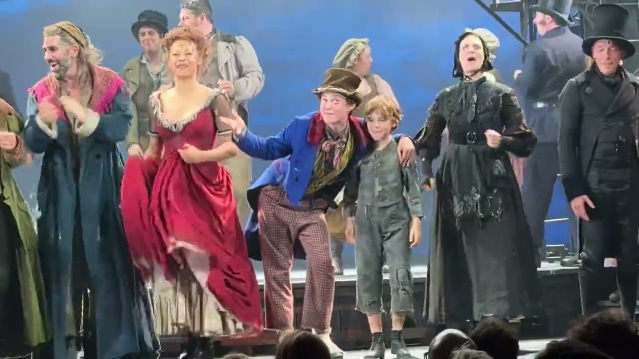 Oliver! West End, Gielgud Theatre, 28.05.2025. Curtain Call. Bravo! 👏👏❤️❤️