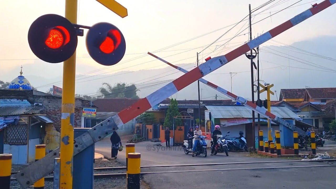 3 Jenis Palang Perlintasan Kereta Api | SIEMENS | ALKMAAR | SAFETRAN