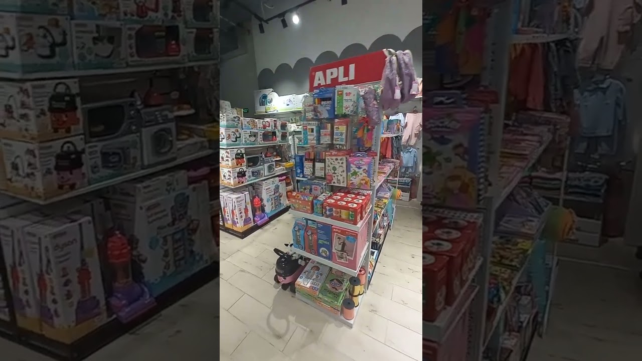 Дитячий магазин KIDS REPUBLIC в ТРЦ River Mall Київ