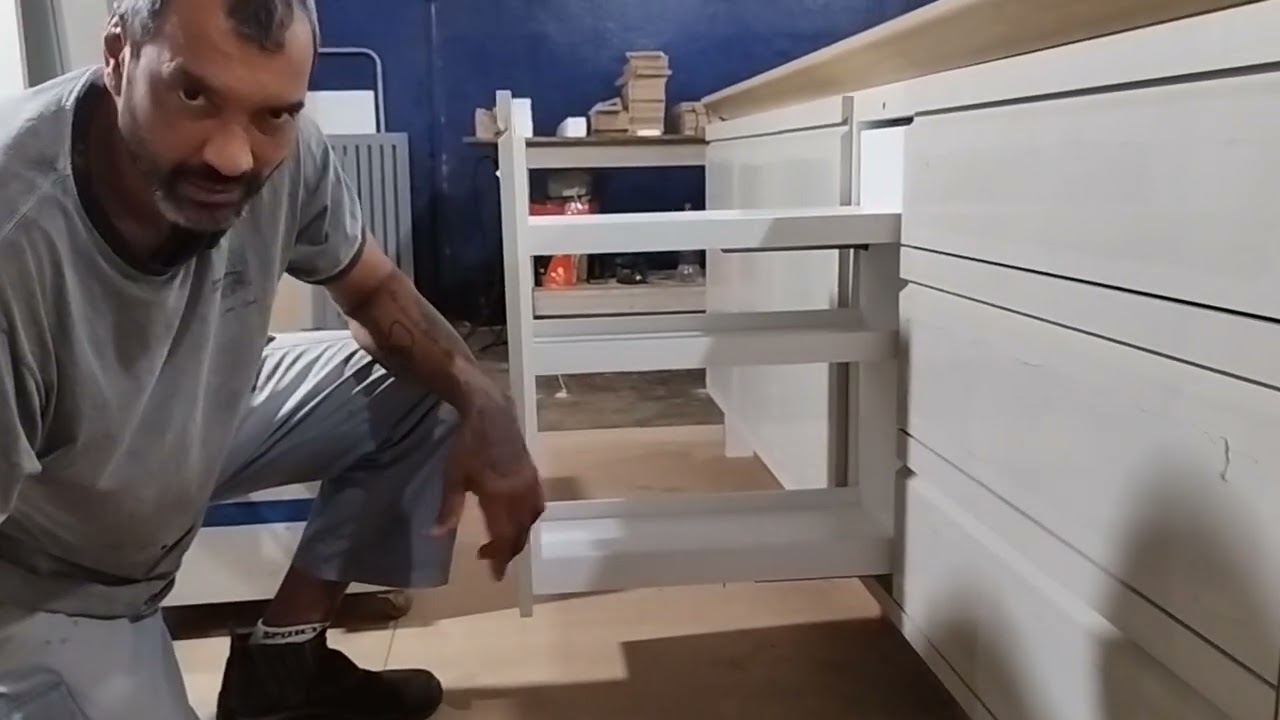 COMO FAZER ÀQUELE PORTA TEMPERO INTEIRO COM CORREDIÇA QUADRO INVISÍVEL VEJA O VÍDEO FICOU BRABO.