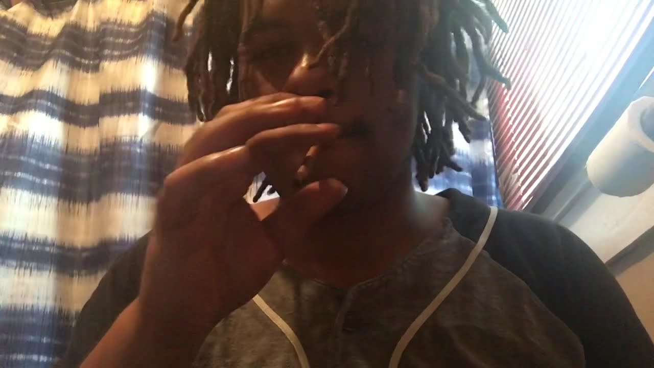 HOW TO ROLL A BLUNT IN LESS THAN 10 MINUTES (GARCIA Y VEGA)