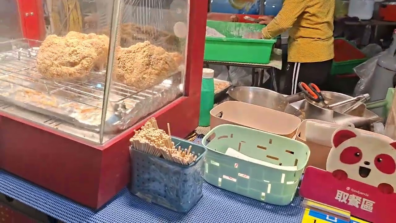 Chợ đểm Rén Suổi