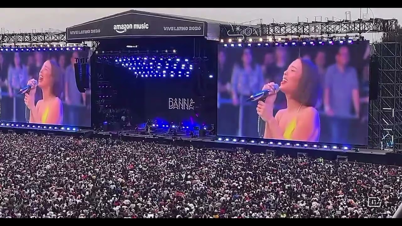 La Gata Bajo La Lluvia - DANNA (Festival Vive Latino)
