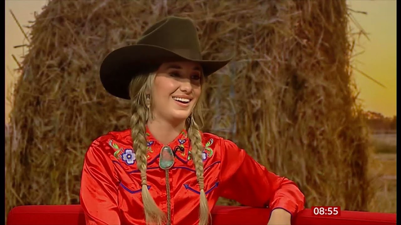 Lainey Wilson interview this morning in the UK - 17/Mar/2025