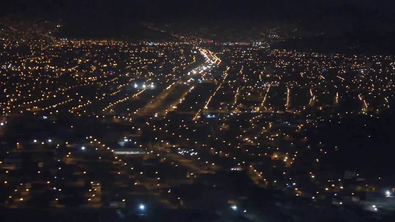 Aterrizando en Lima al anochecer